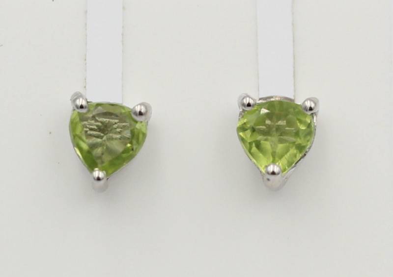1, 8 Carat Peridot Herz Ohrstecker 925 Silber Herzohrstecker Maigraner Edelstein von Schmucktime