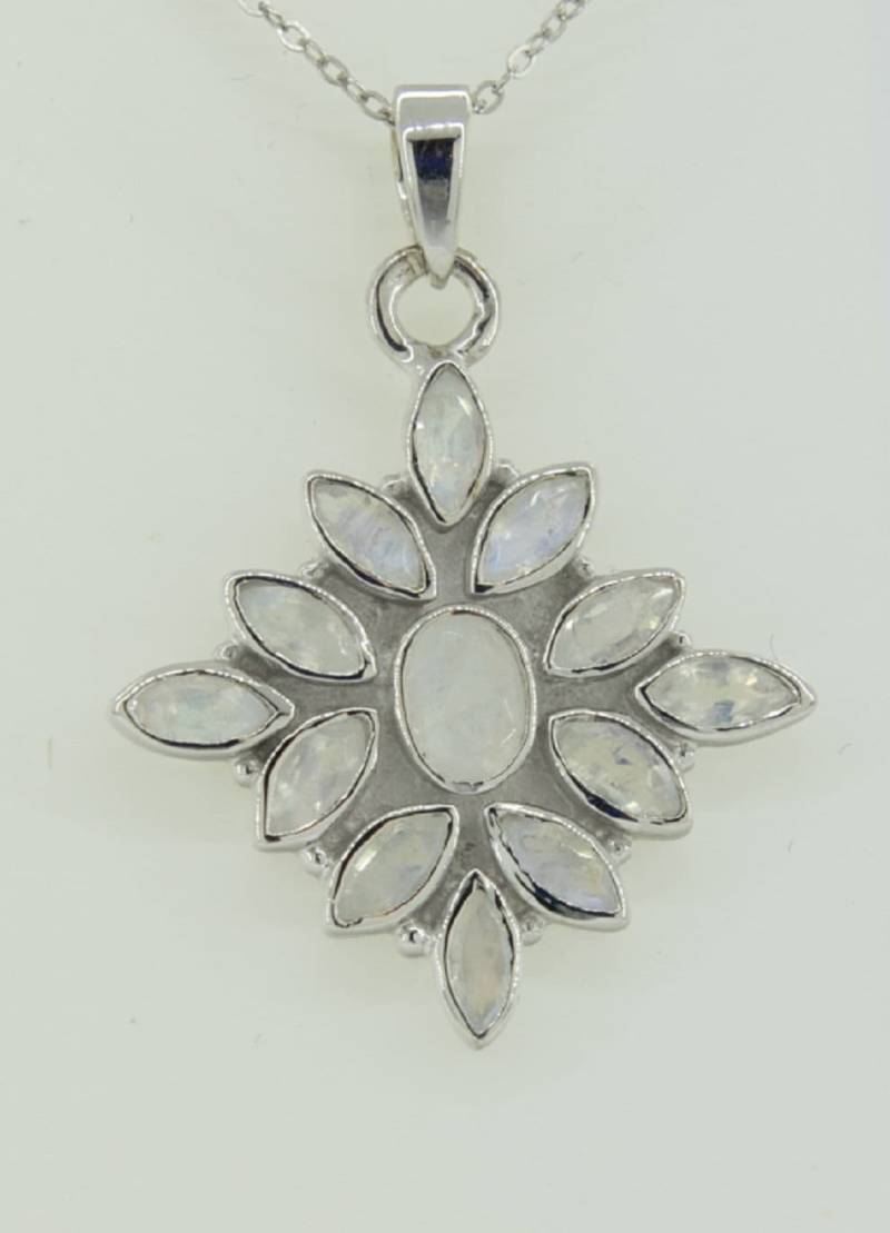 3, 7 Carat Mondstein Anhanger 925 Silber Collier Kette Regenbogen von Schmucktime