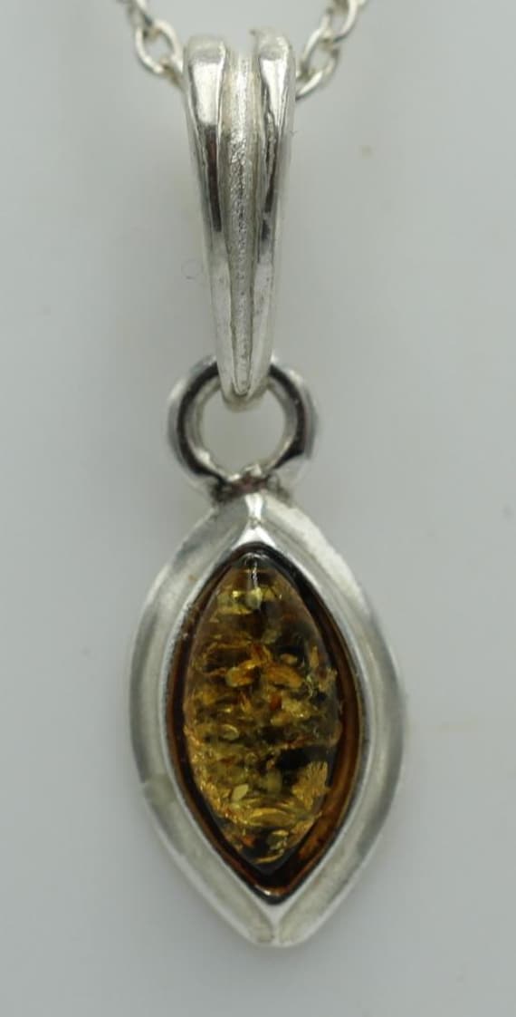Bernstein Anhänger 925 Silber Grüner Collier Kette Schmuckanhänger Bernstein Anhänger 925 Silber Grüner Collier Kette Schmuckanhänger von Schmucktime