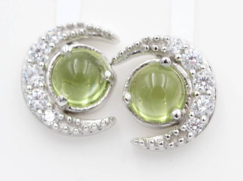 Edle 1, 10 Carat Peridot Mondohrstecker 925 Silber Maigrüner Edelstein Olivin von Schmucktime