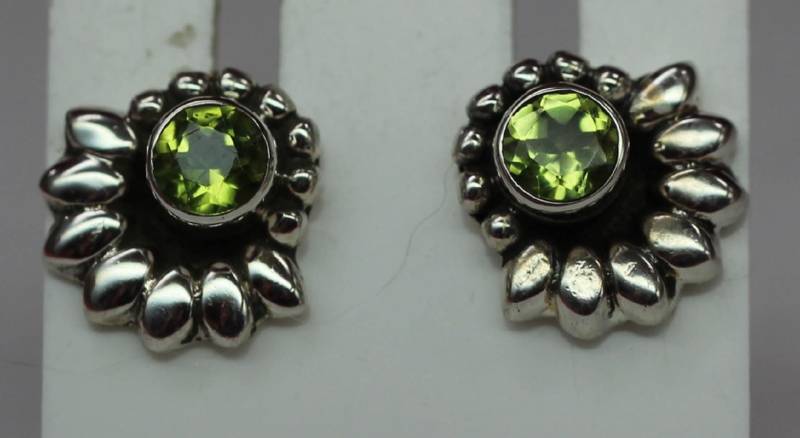 Edler 0, 5 Carat Peridot Ohrstecker Olivin 925 Silber Ohrschmuck Ohrring Top Edel von Schmucktime