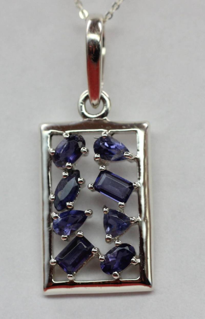 Edler 1, 12 Carat Iolith Anhanger 925 Silber Collier Kette Wassersaphir Luchssaphir von Schmucktime