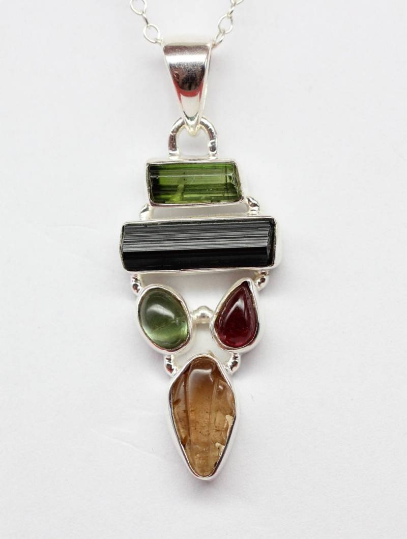 Edler 4, 13 Carat Farbiger Design Anhanger Turmalin 925 Silber Colllier Kette von Schmucktime