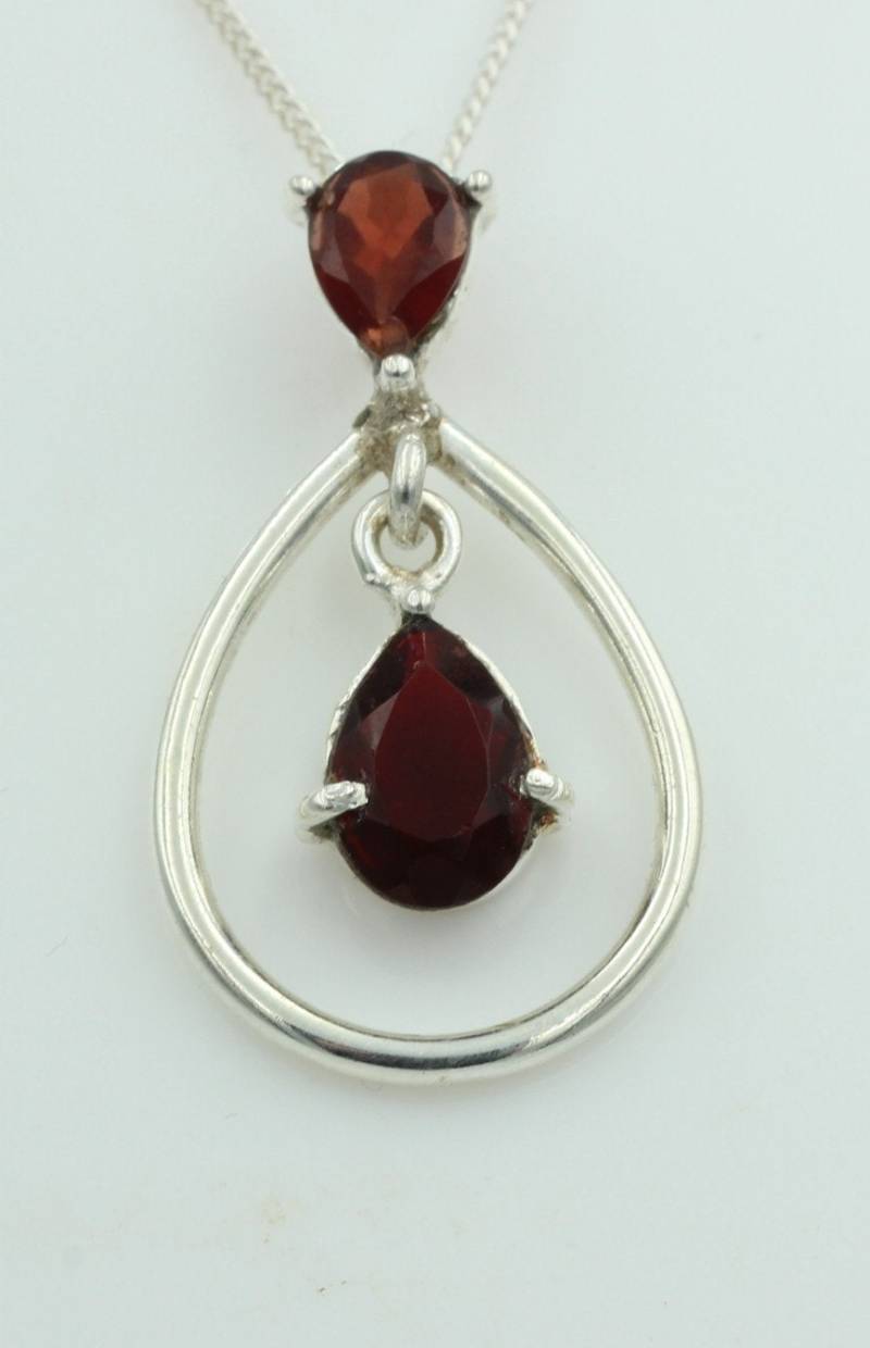 Granat Zirkonia Anhänger Modeschmuck Mit Kette Ca 45 cm von Schmucktime