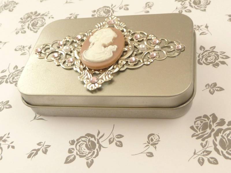 Edle Dose Aus Metall Silberfarben Mit Kamee Dame Rosa Silber Ornamenten Aufbewahrung Schmuck Pillen Dekoration Mädchen Geschenkidee von Schmucktruhe