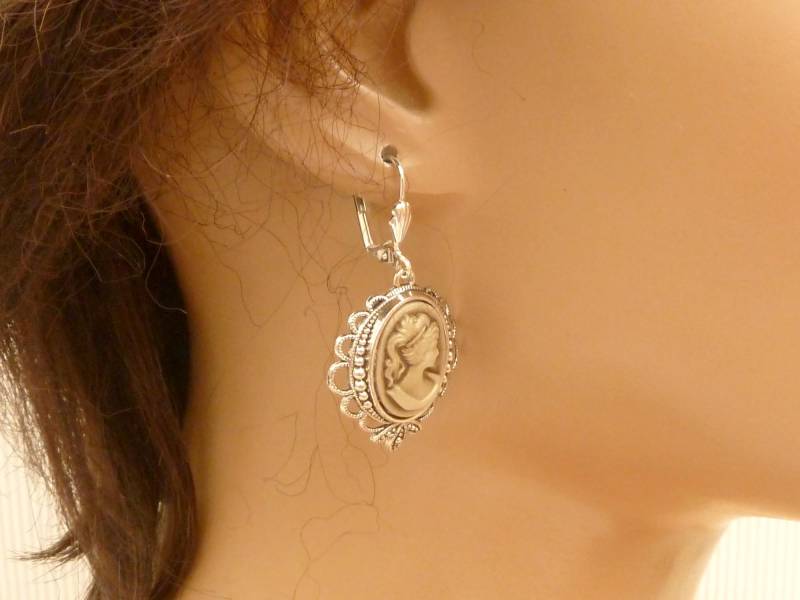 Edle Ohrringe Im Antik Stil Mit Kamee Perlmuttbraun Silberfarben Braut Hochzeit Schmuck Geschenkidee Beste Freundin von Schmucktruhe