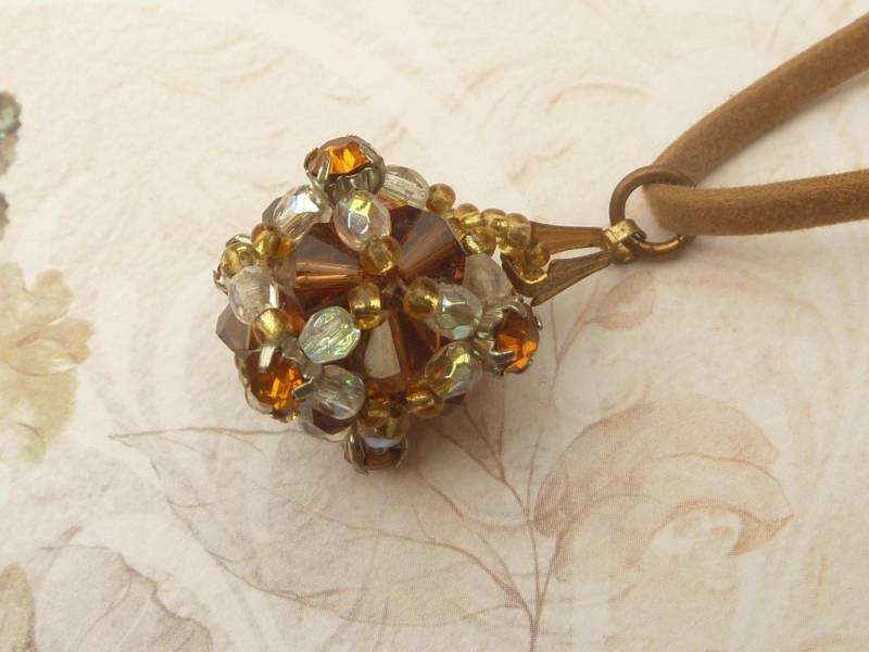 Elegante Halskette Mit Perlen Kristallkugel, Braun Klar, Aufwändige Handarbeit, Geschenkidee Für Sie, Funkelnder Unikat Schmuck Elegante Halskette Mit Perlen Kristallkugel, Braun Klar, Aufwändige Handarbeit, Geschenkidee Für Sie, Funkelnder Unikat Schmuck von Schmucktruhe