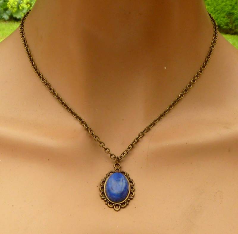 Feine Edelstein Halskette Mit Lapis Lazuli Cabochon Dunkelblau Bronzefarben Schmuck Für Jeden Tag Geschenkidee Frau Freundin von Schmucktruhe
