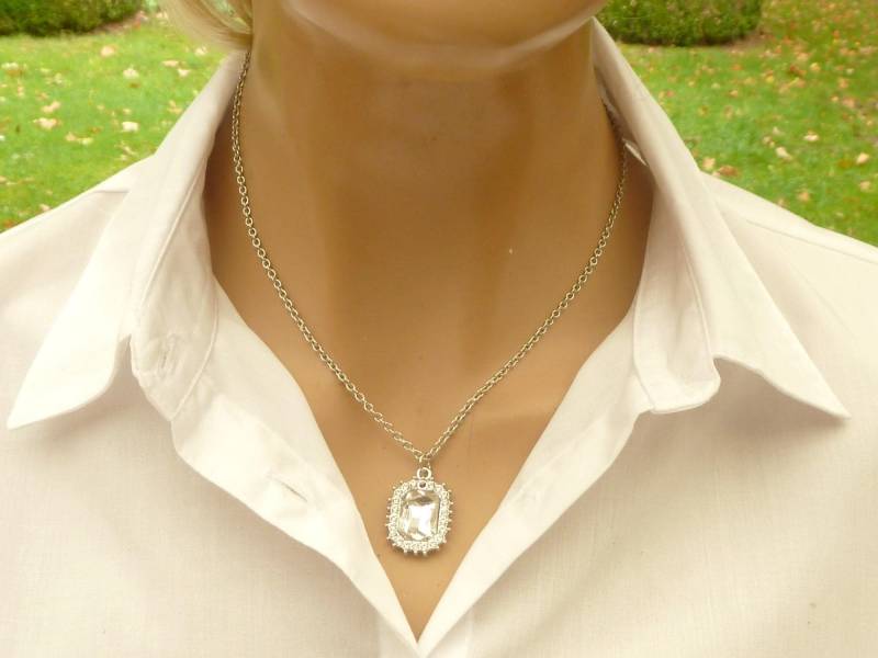 Festliche Halskette Mit Facettiertem Glasjuwel Und Klaren Strass Chatons Viereckiges Design Braut Hochzeit Schmuck Geschenkidee Frau von Schmucktruhe