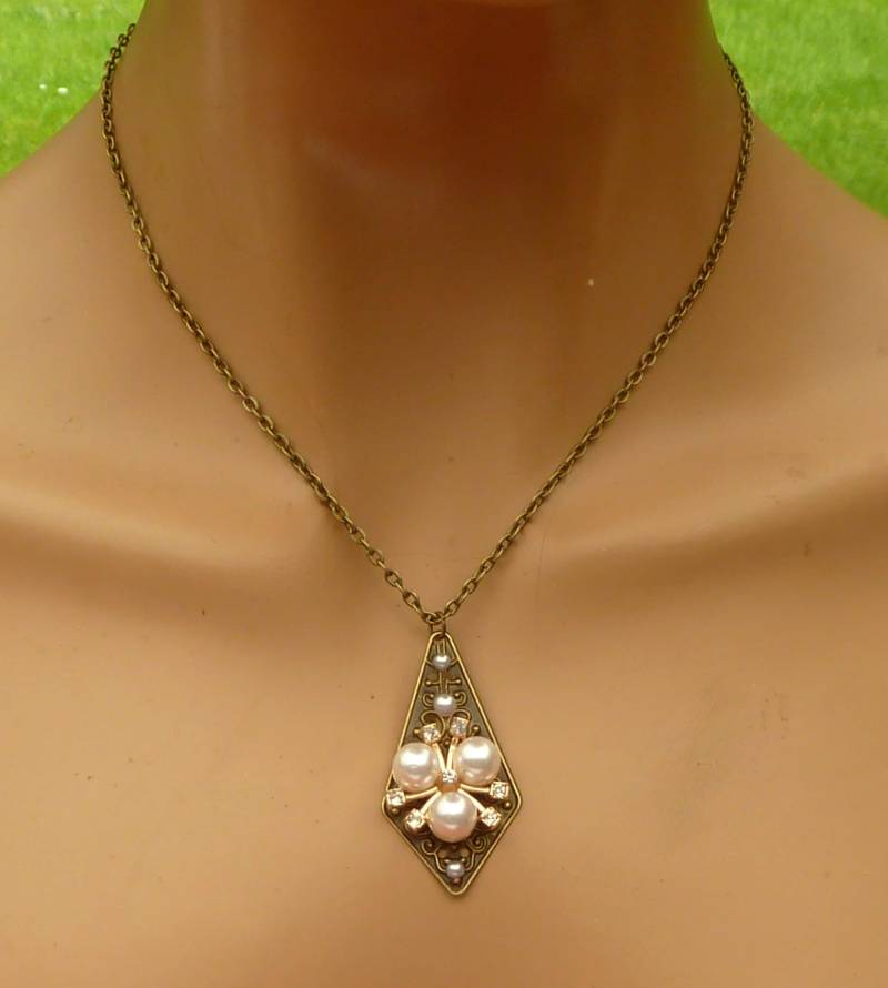 Glamouröse Halskette Mit Perlen Und Strass Applikation Cremeweiß Bronze Braut Hochzeit Schmuck Rautenform Geschenkidee von Schmucktruhe