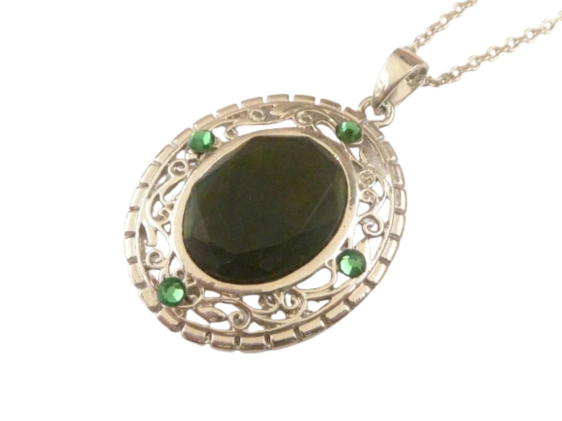 Große Halskette Mit Glasschmuckstein Dunkelgrün Silberfarben Edle Verschnörkelungen Schmuck Für Jeden Tag Weihnachtsgeschenk Frau Große Halskette Mit Glasschmuckstein Dunkelgrün Silberfarben Edle Verschnörkelungen Schmuck Für Jeden Tag Weihnachtsgeschenk Frau von Schmucktruhe