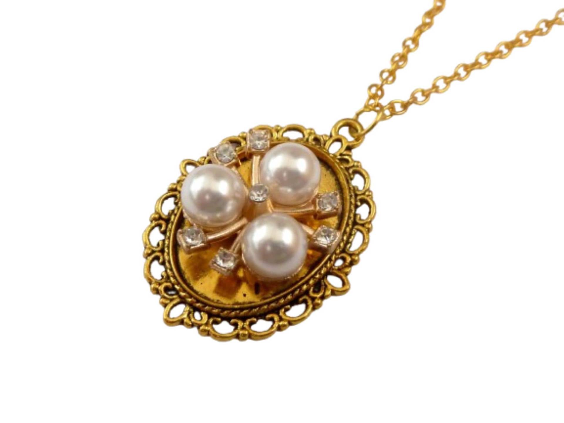 Halskette Mit Perlen Applikation Weiß Goldfarben Braut Hochzeit Schmuck Geschenkidee Frau Freundin Weihnachtsgeschenk Halskette Mit Perlen Applikation Weiß Goldfarben Braut Hochzeit Schmuck Geschenkidee Frau Freundin Weihnachtsgeschenk von Schmucktruhe