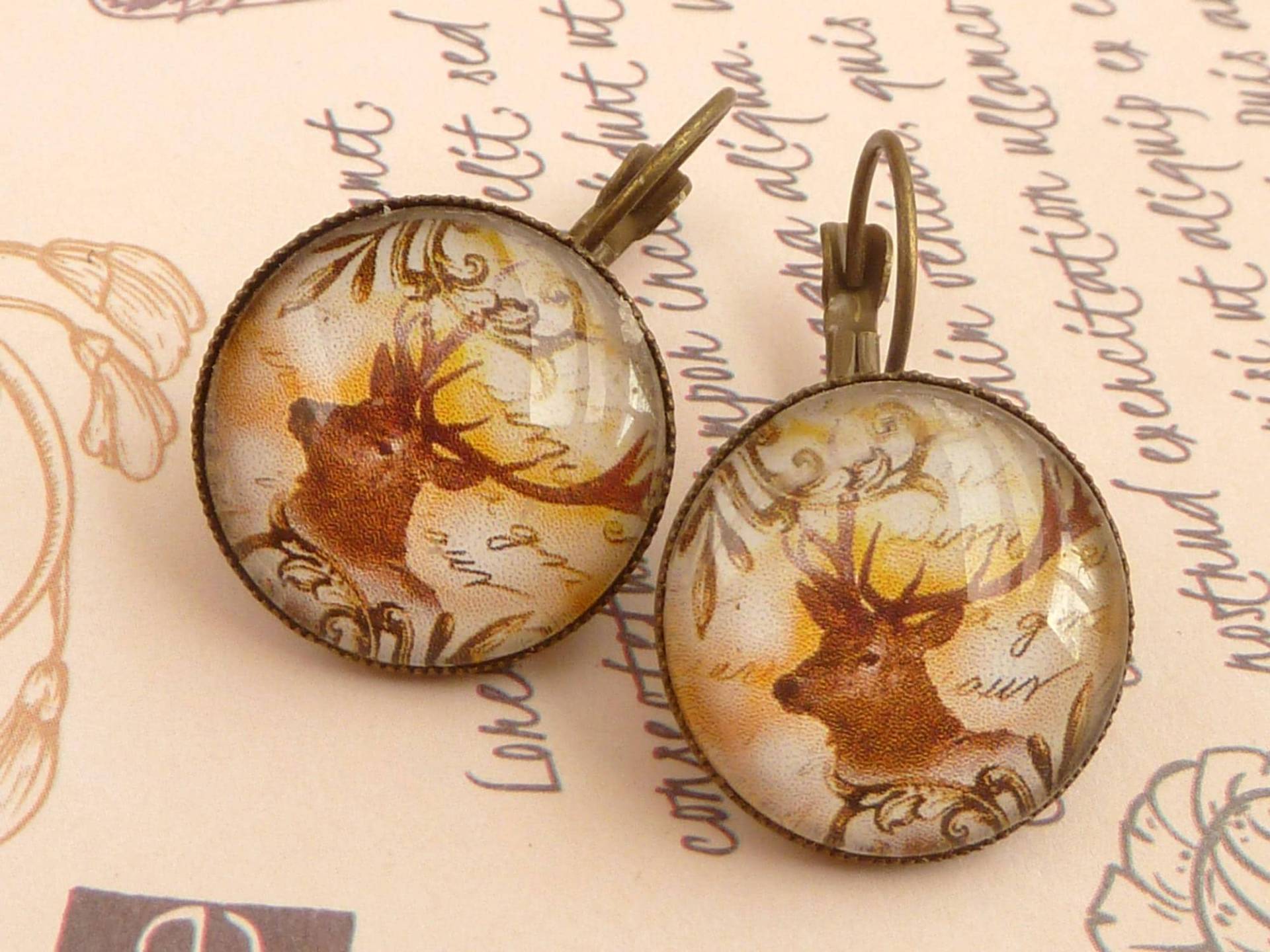 Runde Ohrringe Mit Hirsch Motiv Nr. 2 Bronzefarben Glascabochons Schlichtes Design Klappbrisuren cm Durchmesser Geschenkidee Frau von Schmucktruhe