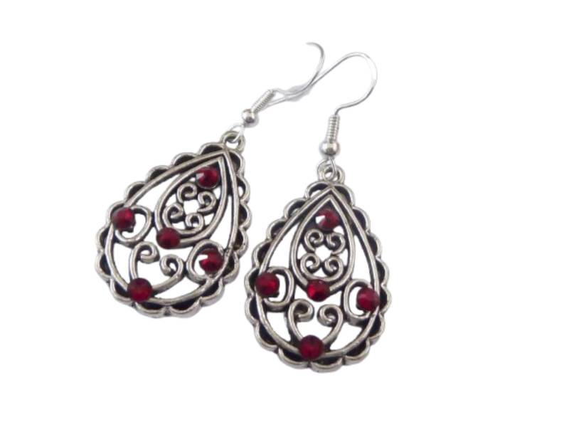 Verzierte Tropfen Ohrringe in Rot Antiksilber Vintage Stil Schmuck Geschenkidee Frau Freundin Valentinstag von Schmucktruhe
