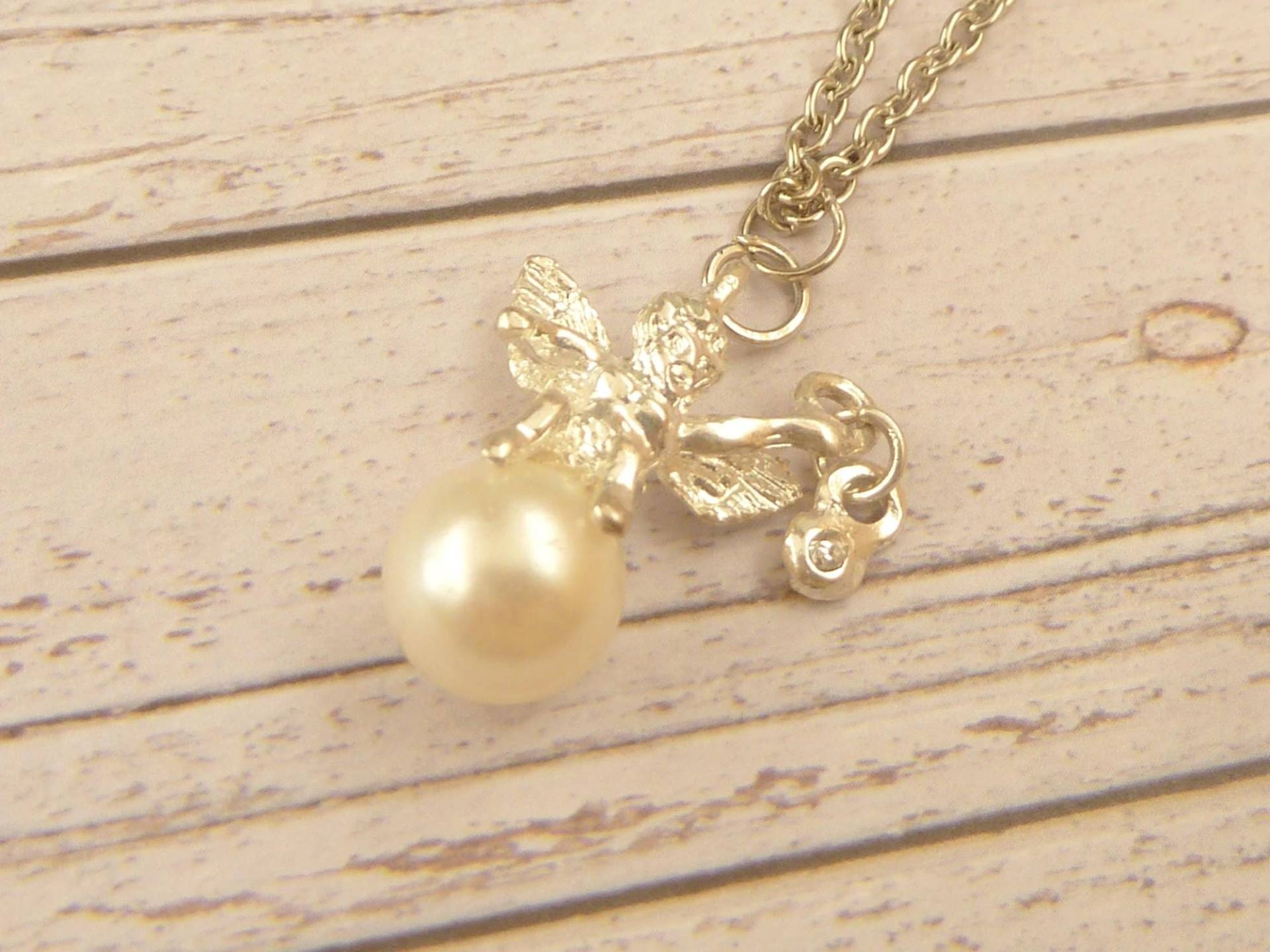 Weihnachtliche Halskette Mit 3D Engel Auf Einer Perle Silberfarben Advent Weihnachtszeit Schmuck Geschenkidee Frau Freundin von Schmucktruhe