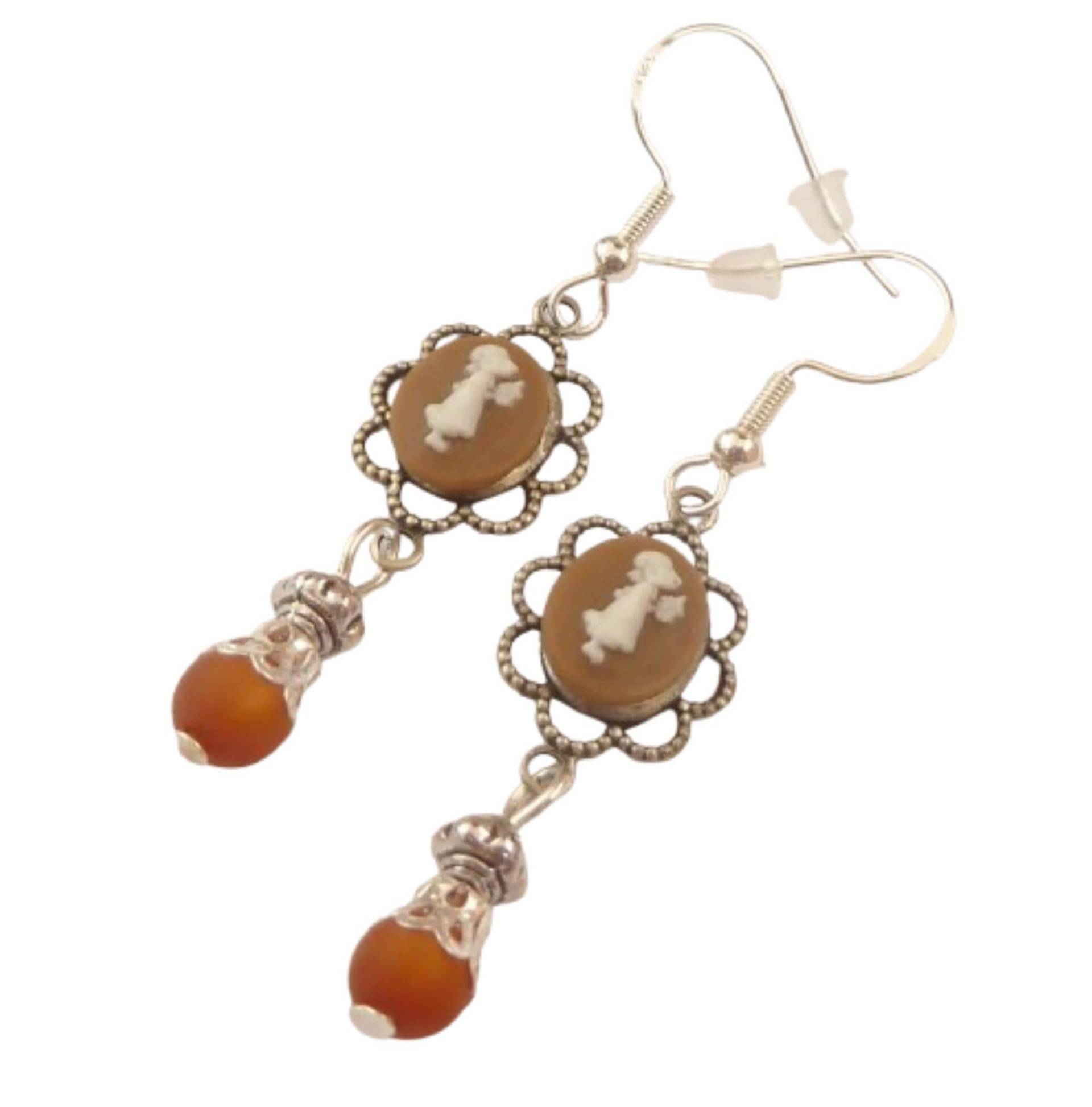 Zierliche Kamee Ohrringe Mit Mädchen Braun Silberfarben 925Er Sterling Silber Ohrhaken Unikat Schmuck Geschenkidee Frau Freundin Zierliche Kamee Ohrringe Mit Mädchen Braun Silberfarben 925Er Sterling Silber Ohrhaken Unikat Schmuck Geschenkidee Frau Freundin von Schmucktruhe