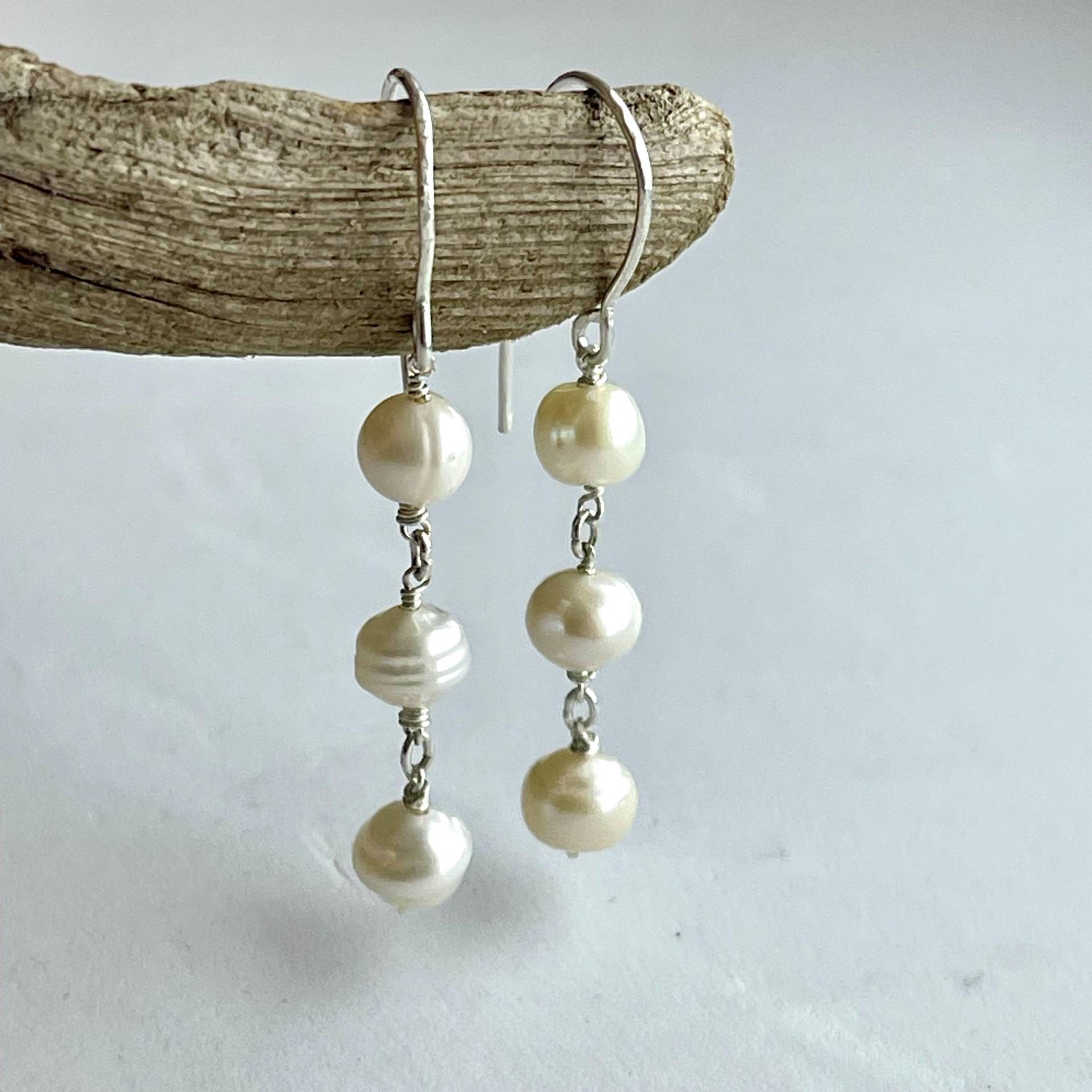 Seidenglanz Bezaubernde, Sommerliche Ohrringe Mit Süßwasser-Perlen Aus 925 Silber von SchmuckundSteine