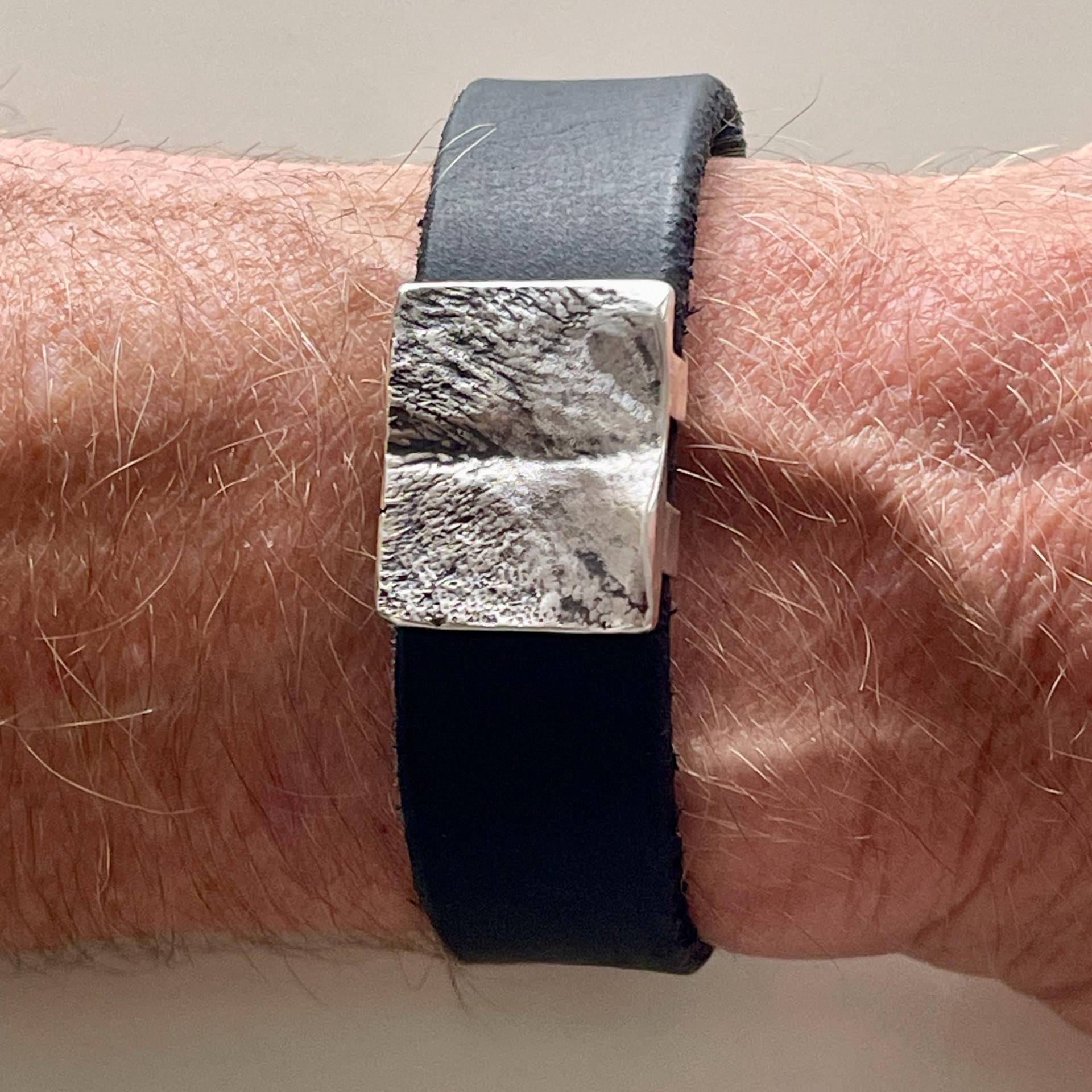 Unisex-Armband Mit Individuellem Nasenabdruck Ihrer Geliebten Fellnase Aus Sterlingsilber. Band Leder Oder Biothane, Ca. 20mm von SchmuckundSteine