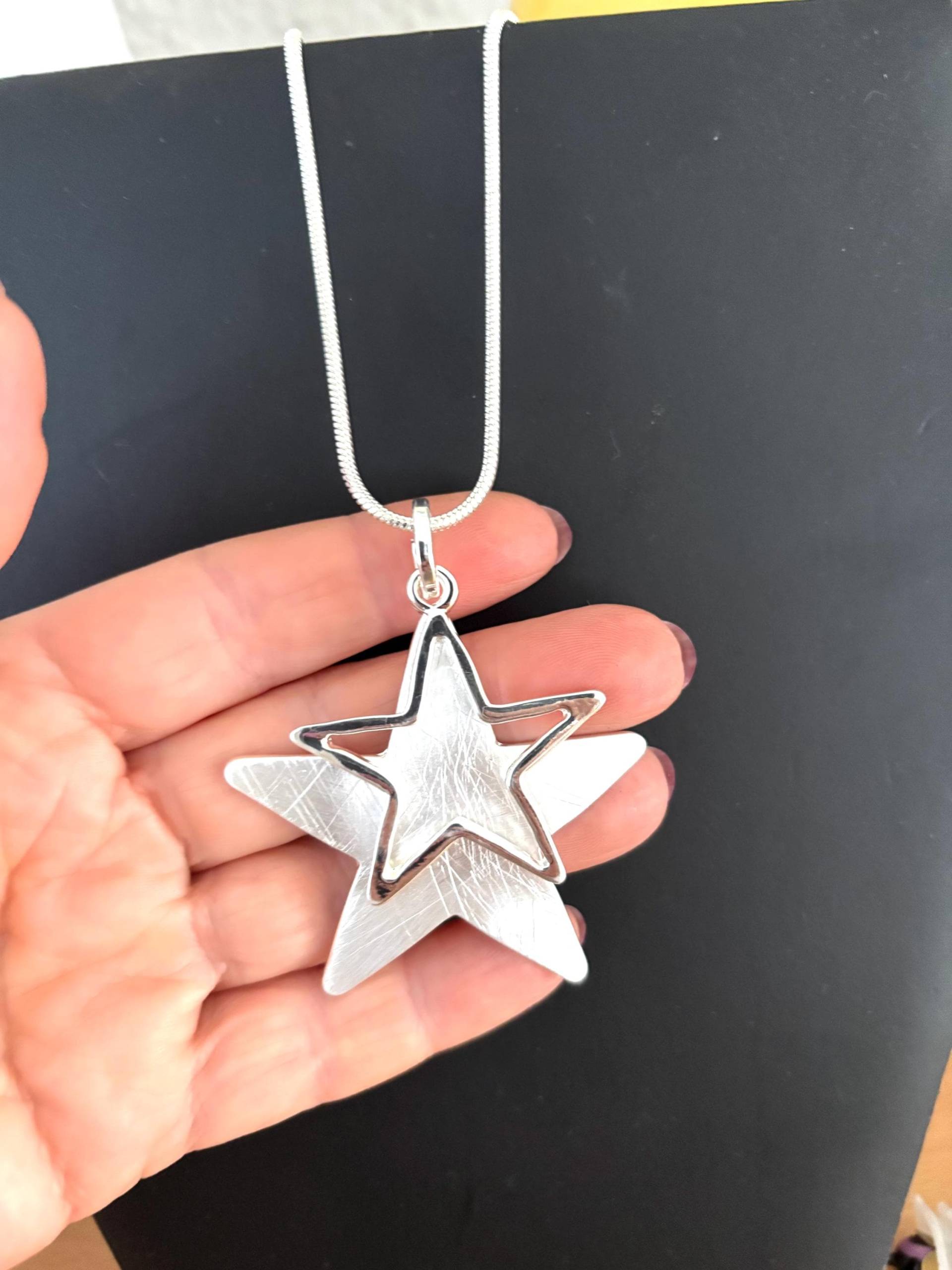 Lange Kette Mit Sterne Anhänger Lange Kette Mit Sterne Anhänger von Schmuckvomfeinsten