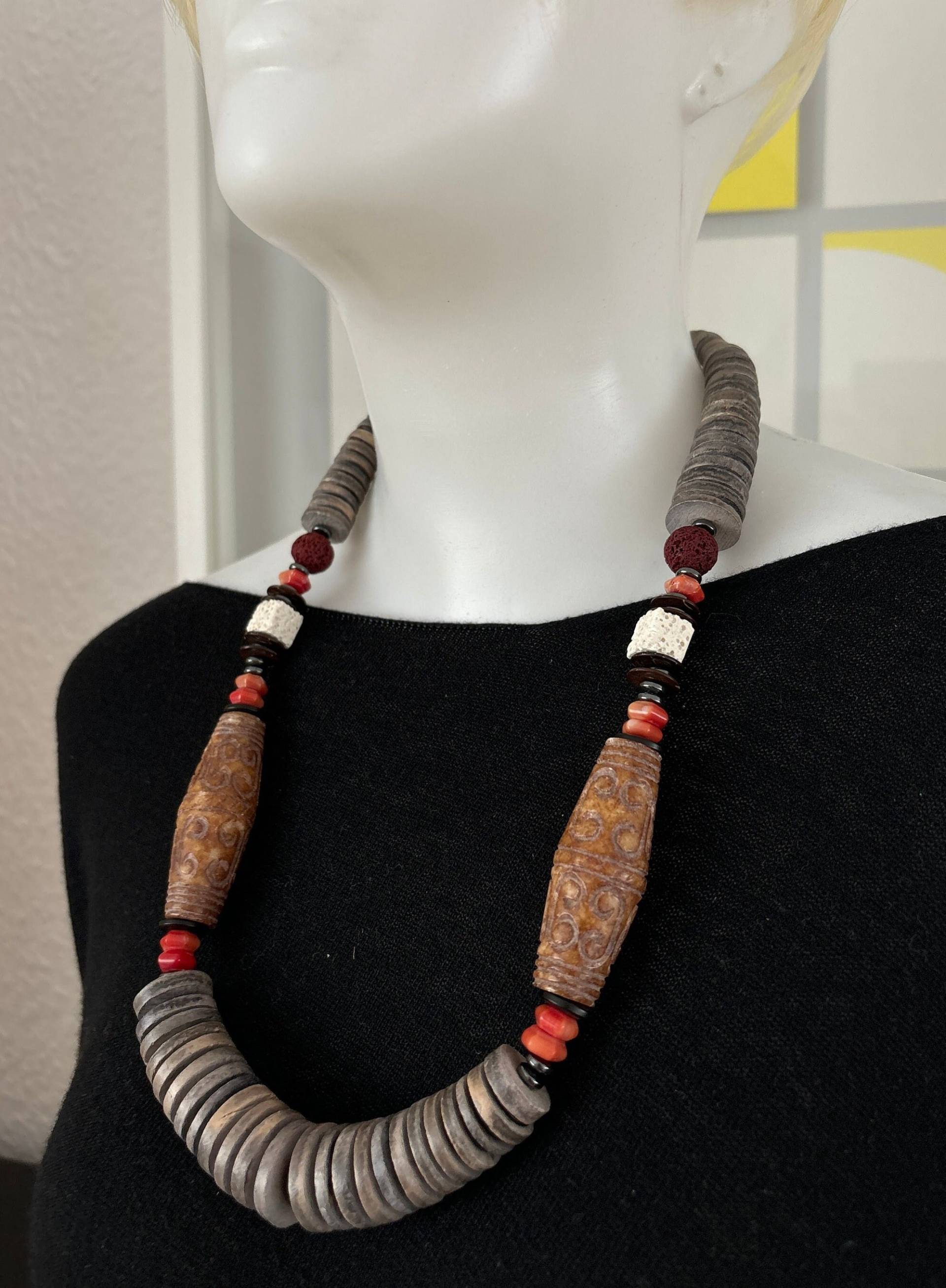 Unikat Handgefertigte Kette Aus Naturmaterial Kokosholz Horn Korallen Lava Ca.60cm Magnetverschluss von Schmuckvomfeinsten