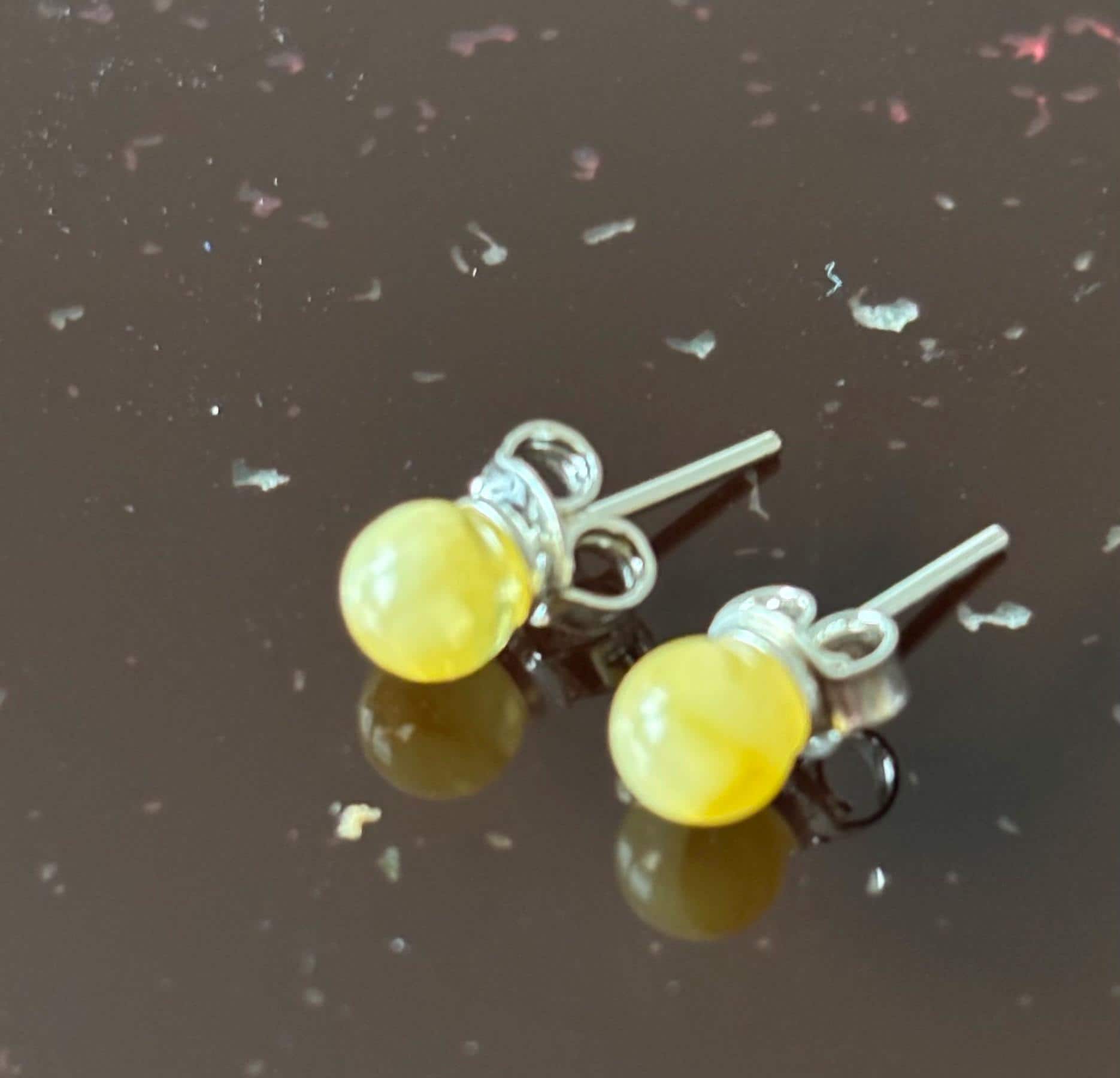 sterling Silber Bernstein Ohrringe - Gelber Ohrstecker Kugel 6 Mm sterling Silber Bernstein Ohrringe - Gelber Ohrstecker Kugel 6 Mm von Schmuckvomfeinsten
