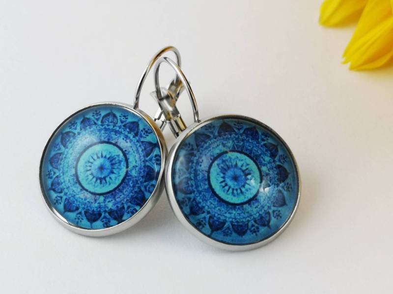 Große Blaue Mandala Cabochon Ohrhänger von SchmuckwerkDresden