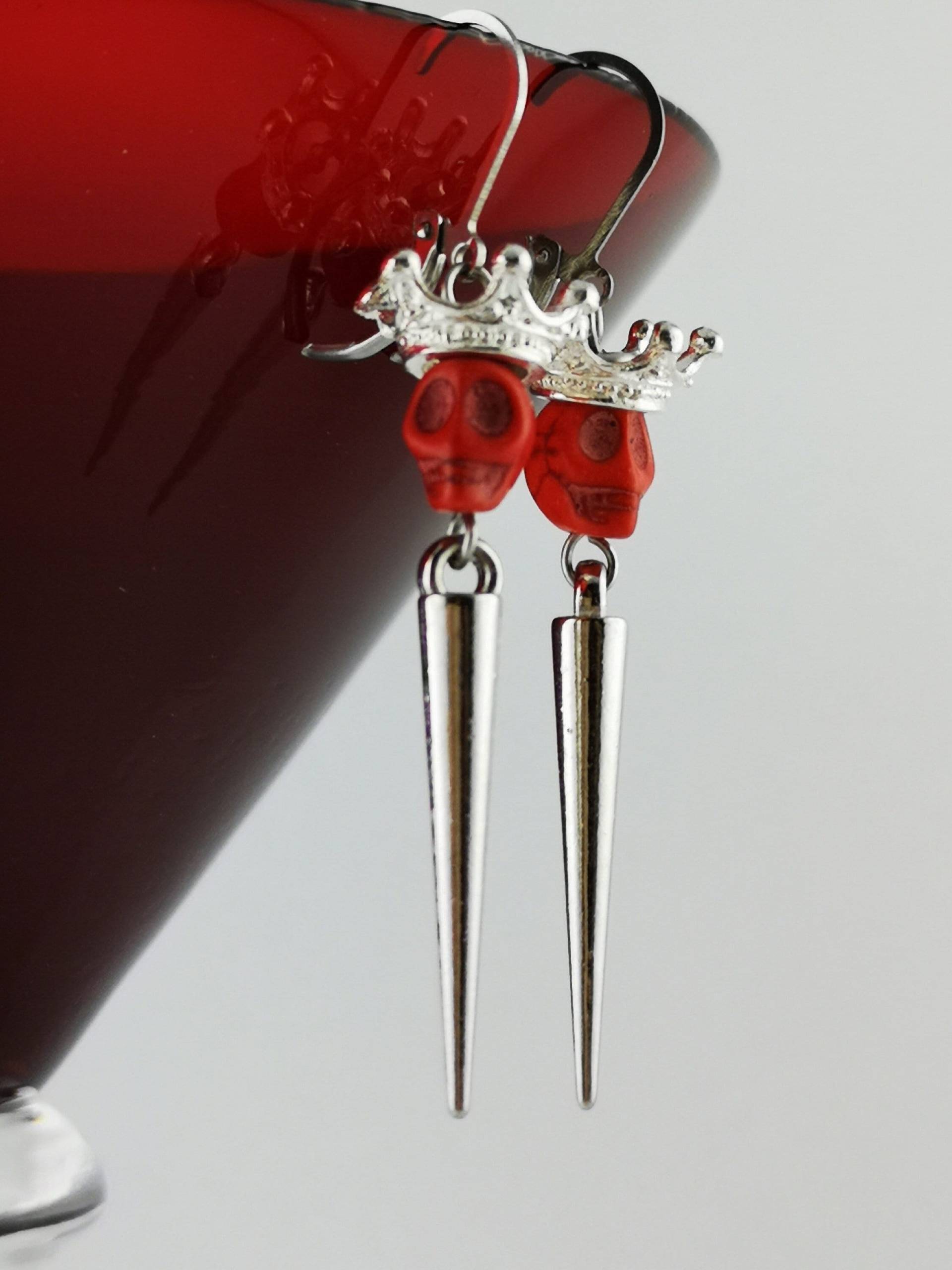 Hängeohrringe Mit Aluminiumspike Skull Hängeohrringe Mit Aluminiumspike Skull von SchmuckwerkDresden