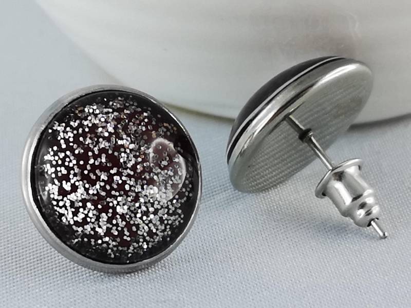 Schwarze Glitzer Cabochon Ohrstecker Schwarze Glitzer Cabochon Ohrstecker von SchmuckwerkDresden