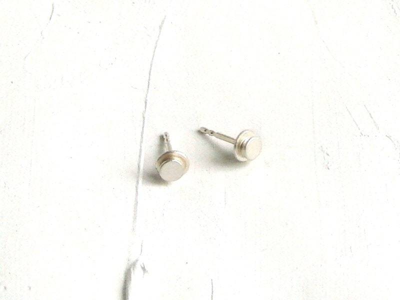 Mini Silberohrstecker, Rund von Schmuckwerke