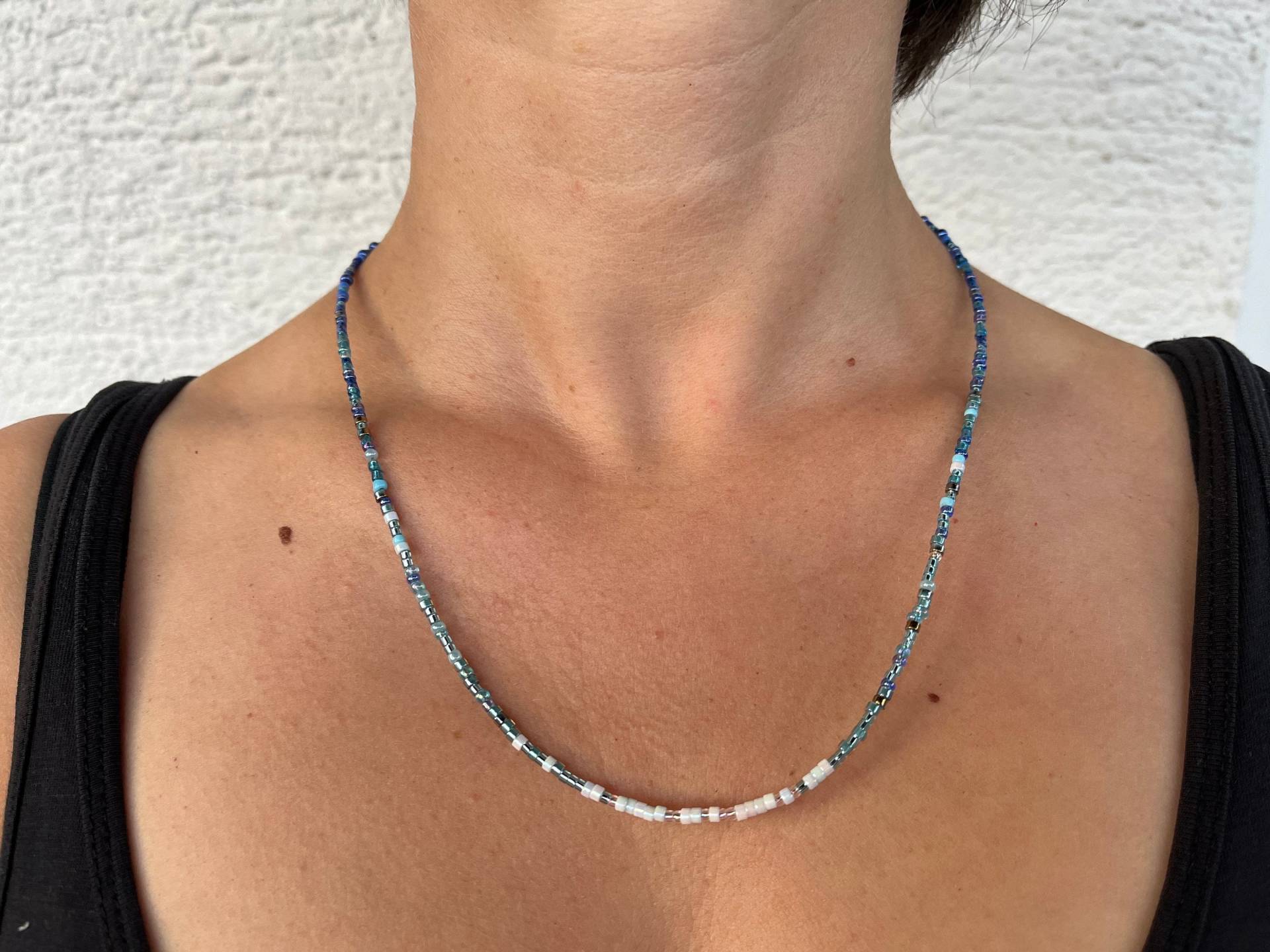 Farbveriaufhalskette - Einzelstück Mit Glasperlen Und Edelstahlperlen Auf Edelstahldraht, Länge Anpassbar, Wunsch Anhänger Farbveriaufhalskette - Einzelstück Mit Glasperlen Und Edelstahlperlen Auf Edelstahldraht, Länge Anpassbar, Wunsch Anhänger von Schmuckzauberin