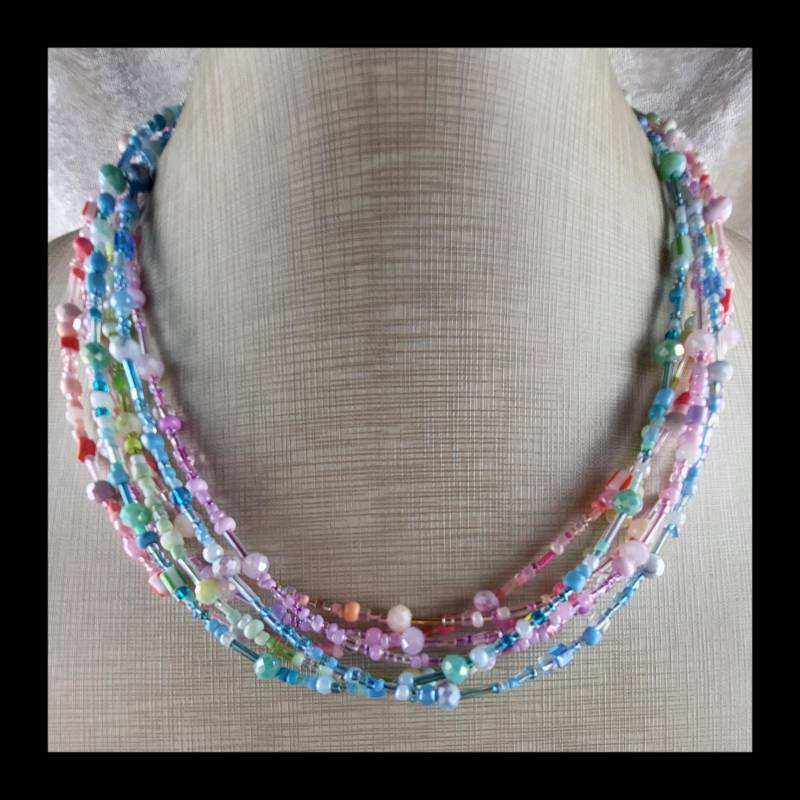 Kette Pastellfarben Mehrreihig Kette Pastellfarben Mehrreihig von SchmueckdichDesign