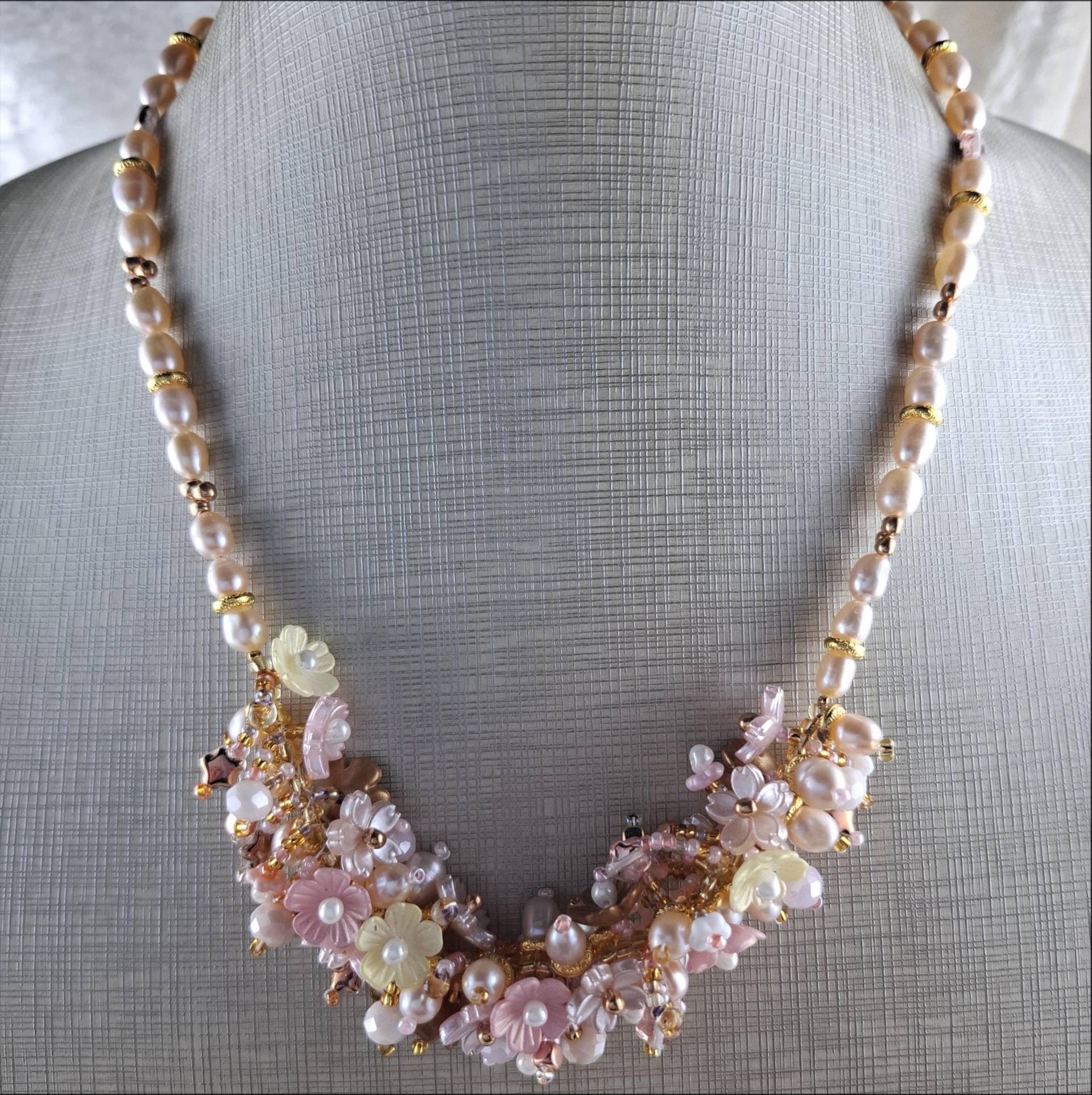 Perlenkette, Collier, Süsswasserperlen Perlenkette, Collier, Süsswasserperlen von SchmueckdichDesign