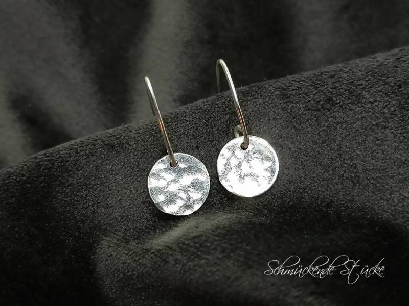 Offene Creolen Mit Gehämmerten Plättchen Anhänger 935Er Und 925Er Sterling Silber von SchmueckendeStuecke