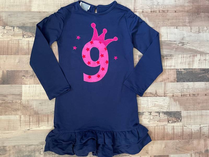 Geburtstagskleid Mit Zahl Gr 134 Kleid Krone Name Sterne 5 6 7 8 9 Geburtstag Mädchen Kleider Dunkelblau von Schmunzelstube