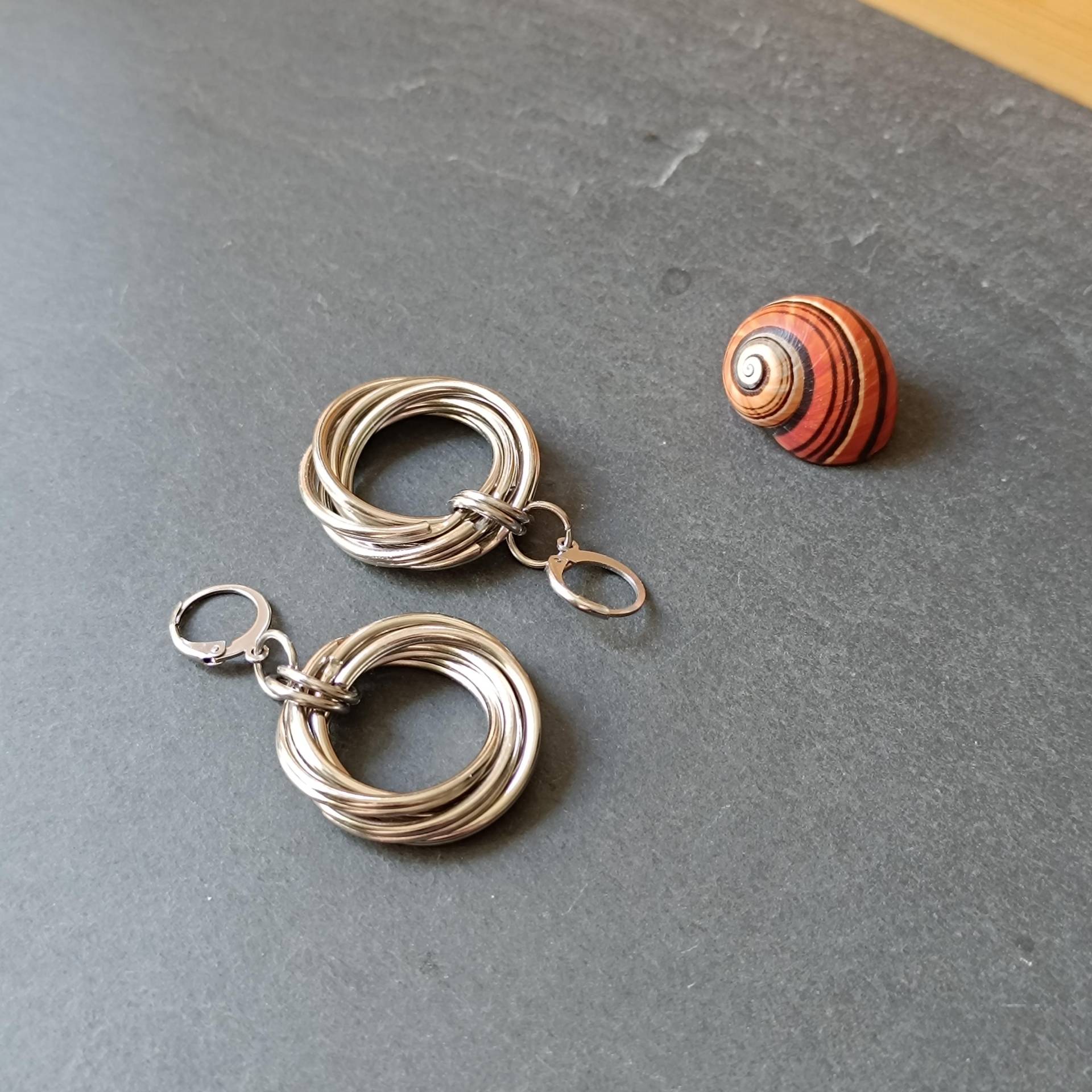 Extravagante Ohrringe Aus Schlüsselringen. Statement Ohrringe. Ring. Einzigartige Hängend. Möbius Extravagante Ohrringe Aus Schlüsselringen. Statement Ohrringe. Ring. Einzigartige Hängend. Möbius von Schneckenstein