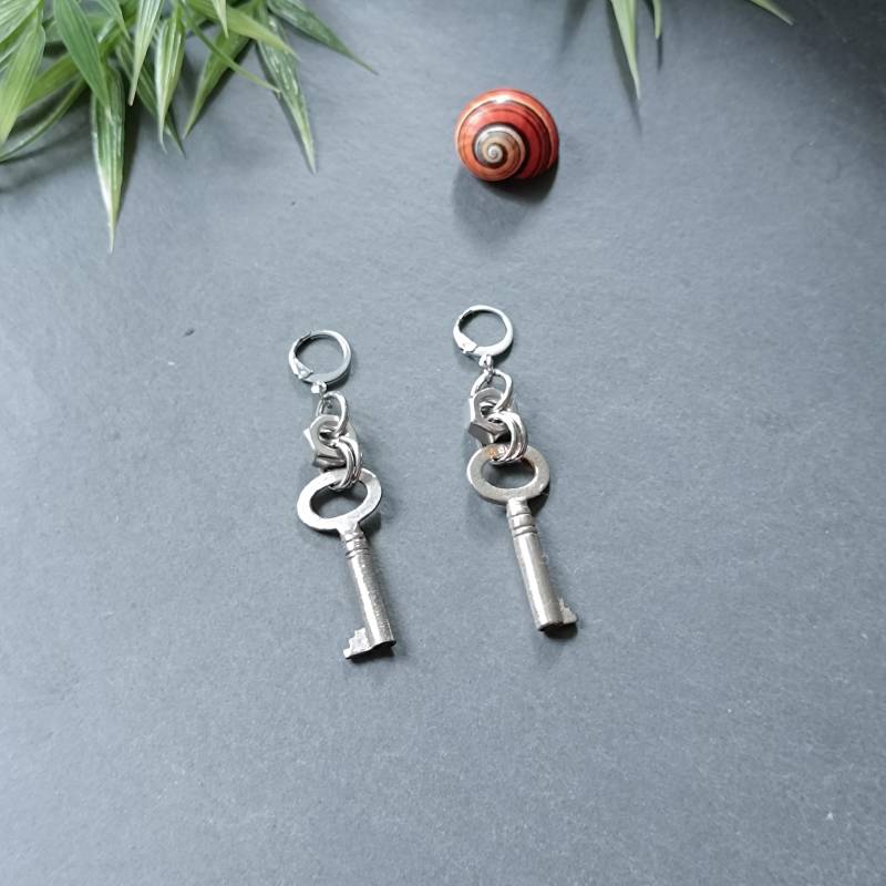 Extravagante Ohrringe Mit Schlüssel Und Mutter Im Grunge Style. Einweihungsgeschenk. Kleine Geschenke Für Kollegen. Geschenk Zum Einzug von Schneckenstein