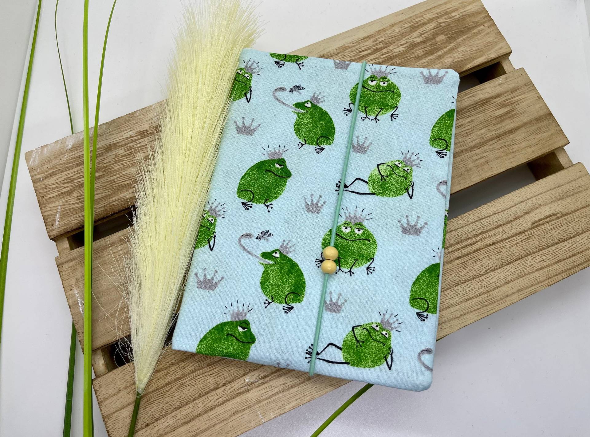 Mutterpasshülle, Schutzhülle Mutterpass, Mutterpass Hülle - Frosch von Schneidereimenzel