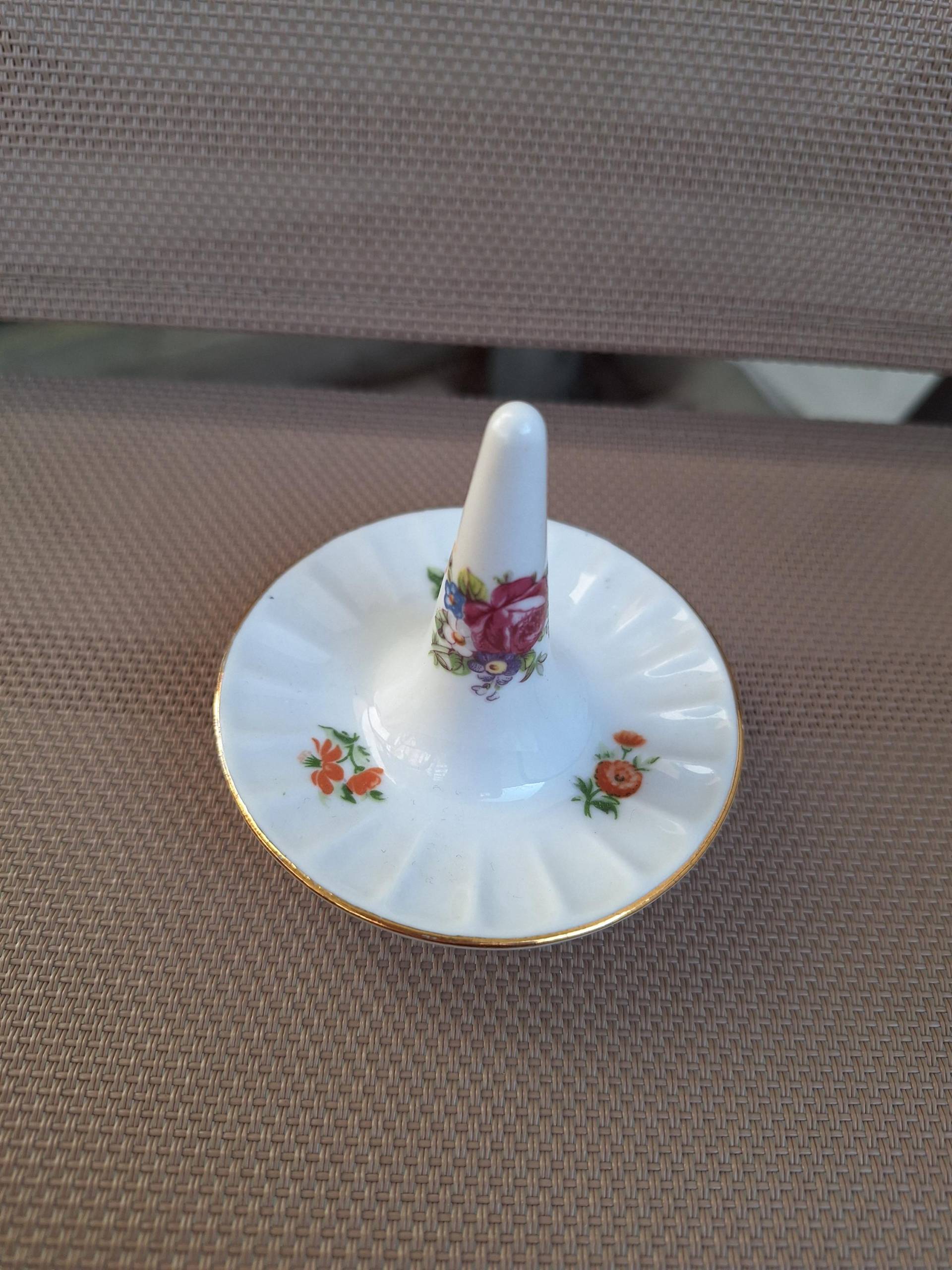 Vintage Ringhalter Ddr Porzellan, Blumen von SchnickSchnackQueen