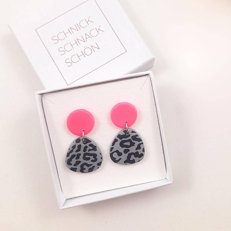 Leo Neon Ohrhänger. Ohrringe Mit Leo-Print Und Neon. Ohrringe. Statement Große Schnick Schnack Schön von SchnickSchnackSchoen