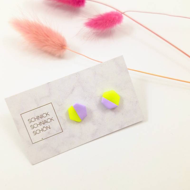 Mini Neon Ohrstecker Gestreift. Hexagon Ohrstecker. Neon. Ohrringe. Geschenk Freundin. Schnick Schnack Schön von SchnickSchnackSchoen