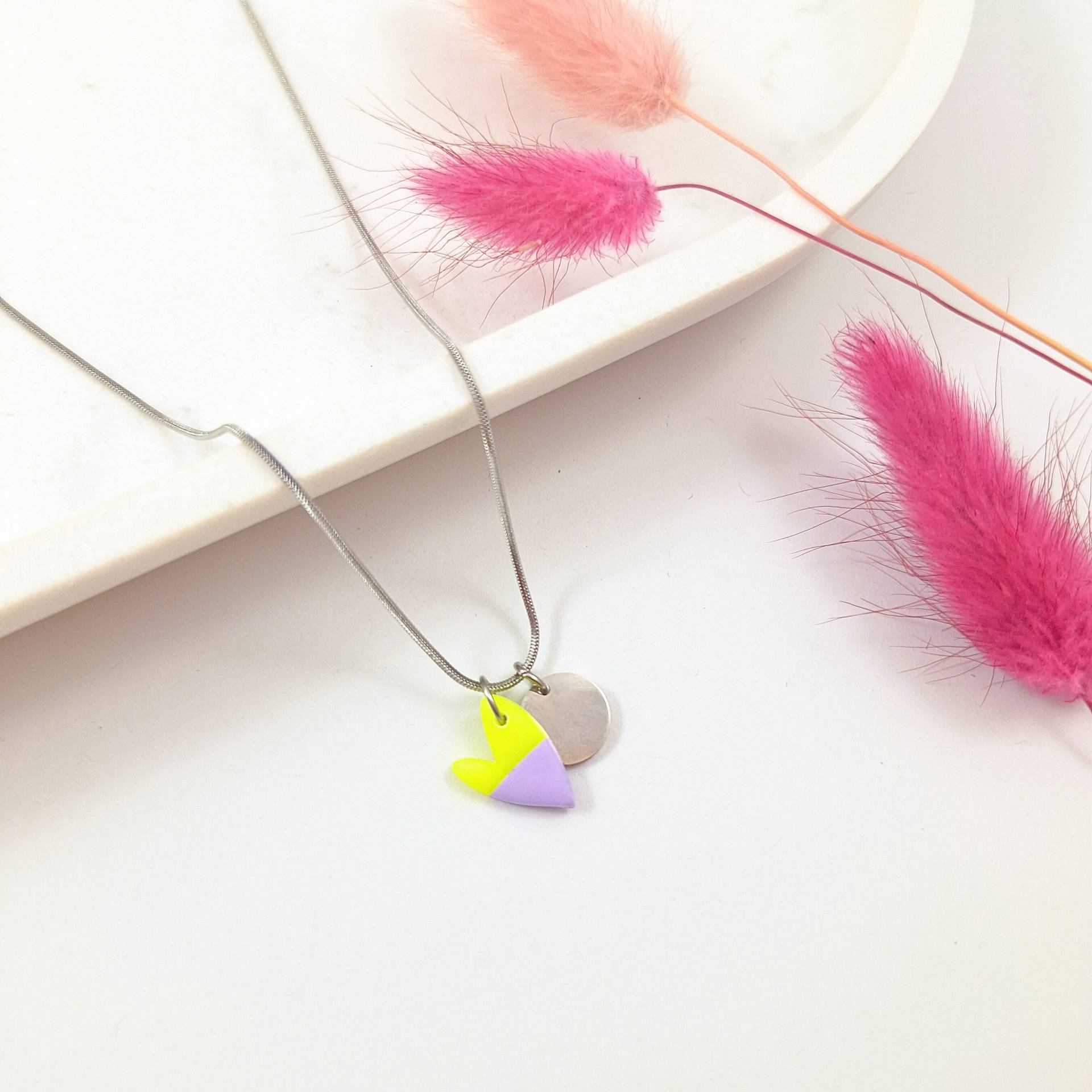 Neon Herz Kette, Halskette Mit Handgemachten Herz-Anhänger in Neon-Farben, Kette Neon-Herz, Halskette Neon, Geschenk Freundin von SchnickSchnackSchoen
