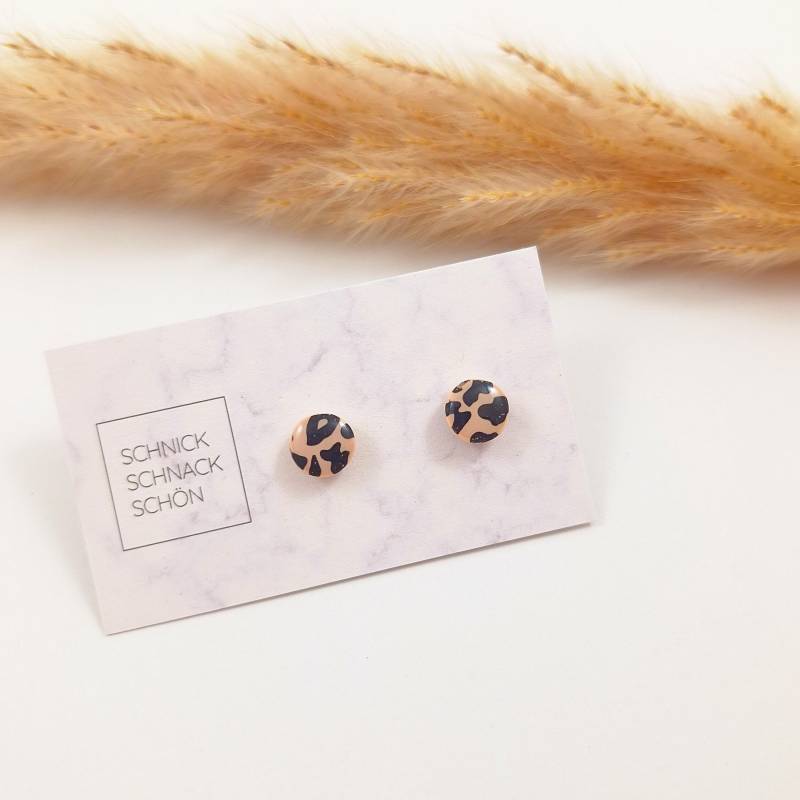 Runde Mini Leo Ohrstecker, Kleine Ohrstecker Leoprint, Ohrringe Leoparden-Muster, Kleine Leo-Muster, Runde Leo Ohrstecker von SchnickSchnackSchoen