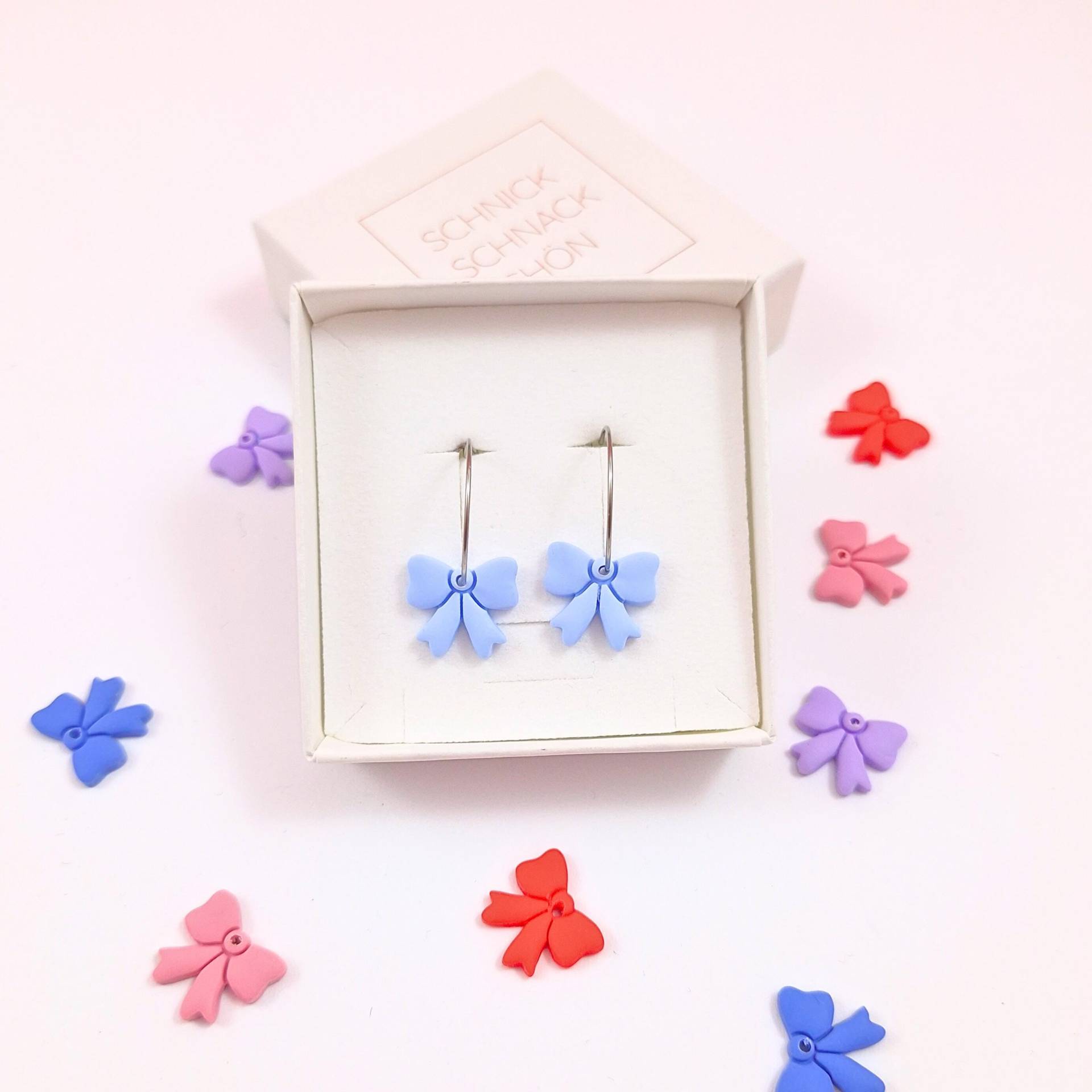 Schleifen Creolen. Creolen Mit Handgemachtem Schleifen-Anhänger. Handgemachte Geschenk Mädchen. Weihnachts-Ohrringe von SchnickSchnackSchoen