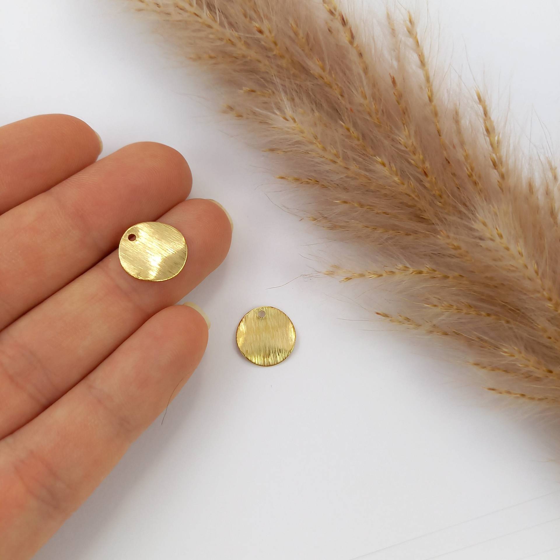 Wechselanhänger "Gewelltes Plättchen". Für Creole. Tauschbare Anhänger Plättchen" Creolen von SchnickSchnackSchoen