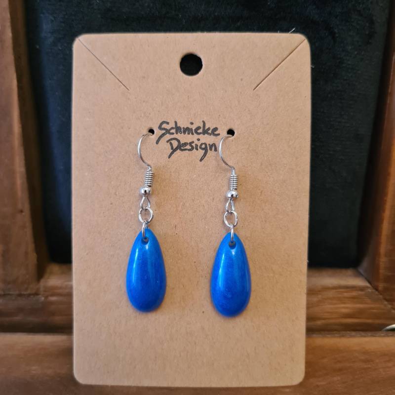 Ohrhänger Aus Blauem Epoxidharz in Tropfenform von SchniekeDesign