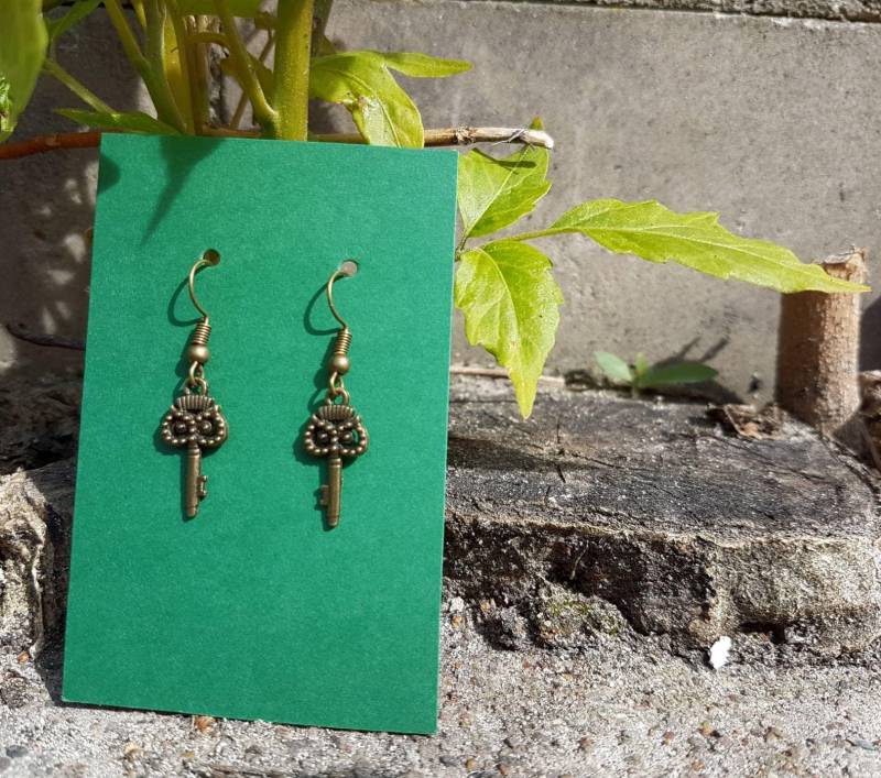 Ohrhänger Mit Eulenschlüsseln in Antikbronze von SchniekeDesign