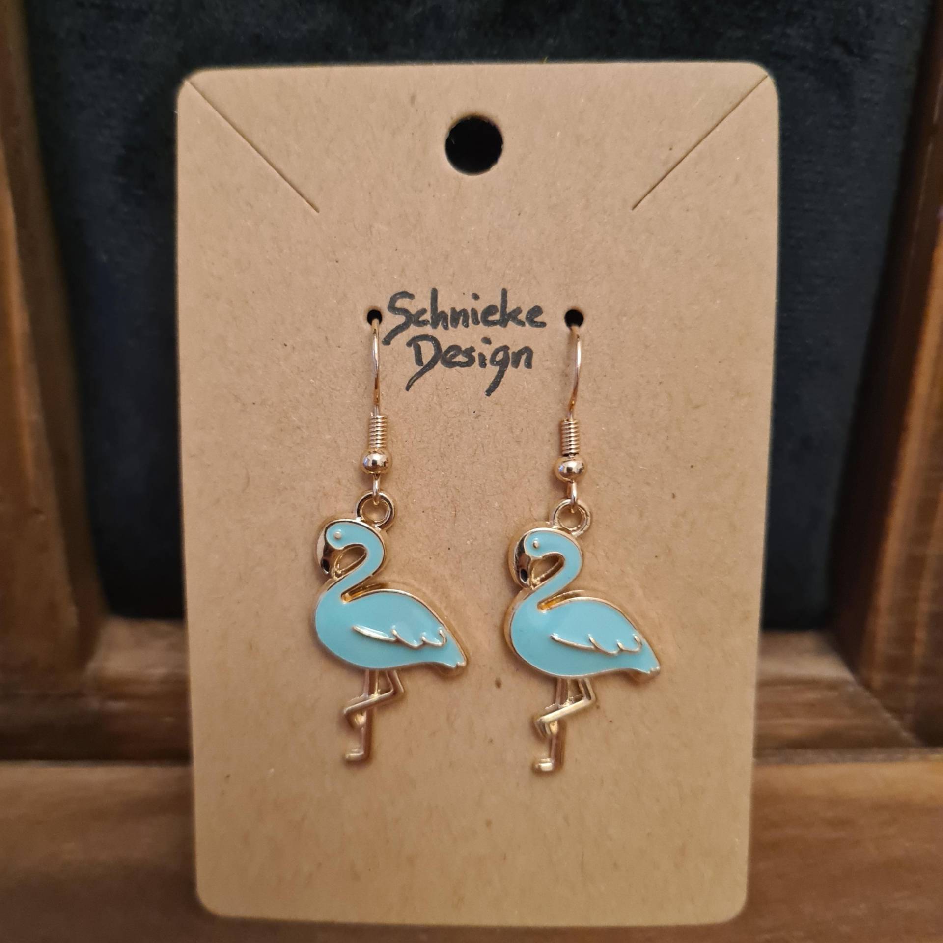 Ohrhänger Mit Türkisen Flamingos Aus Emaille Ohrhänger Mit Türkisen Flamingos Aus Emaille von SchniekeDesign