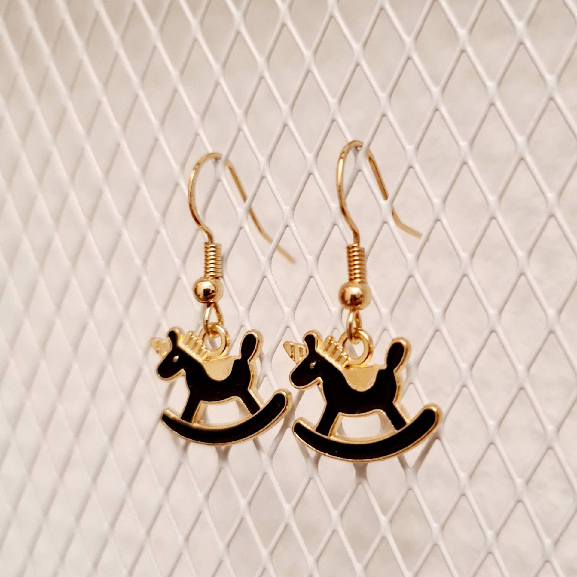 Ohrhänger "Schaukelpferd" Aus Emaille von SchniekeDesign