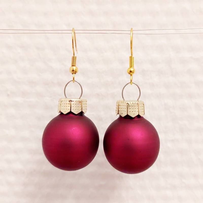 Ohrringe Weihnachten Mit Dunkelroten Kugeln Matt Oder Glänzend Passend Zum Weihnachtsbaum von SchniekeDesign