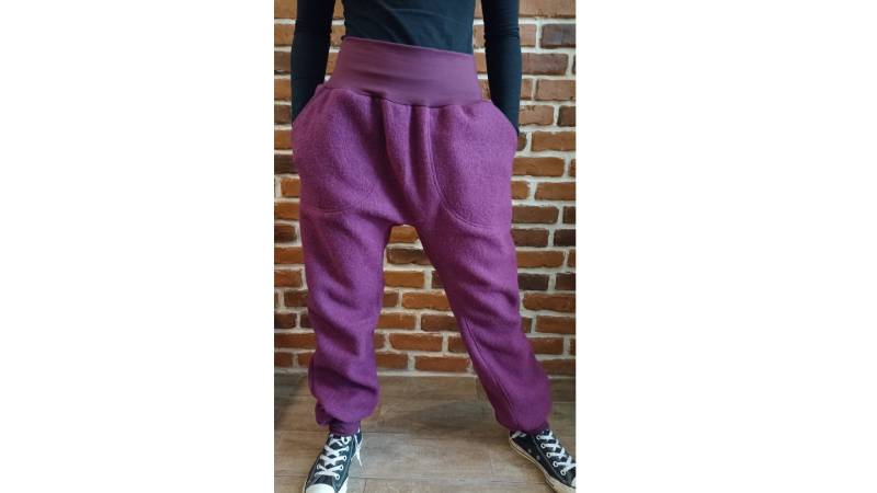 Schniesel Damen & Kinder Walkhose Haremshose " Beere Warme Im Haremshosenschnitt in Lila Weinrot von Schniesel